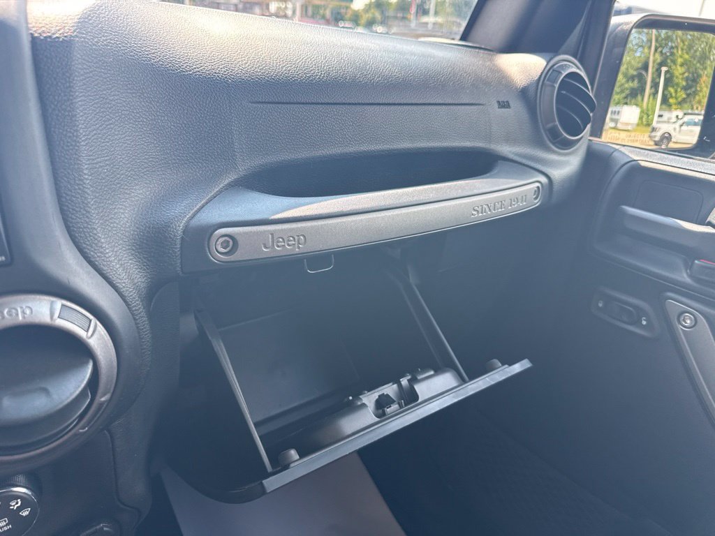 Used 2018 Jeep Wrangler Sport AWD/4WD image 21
