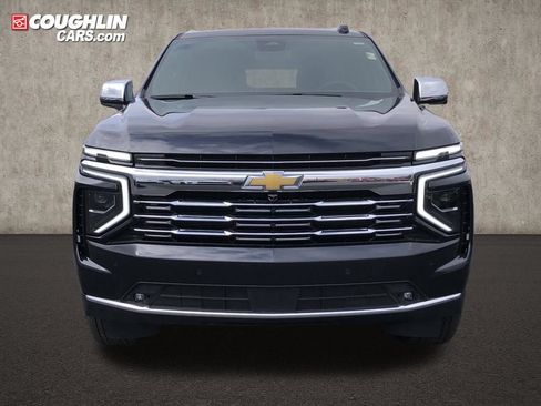 Used 2025 Chevrolet Suburban Premier AWD/4WD image 2