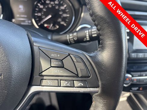 Used 2017 Nissan Rogue SV image 15