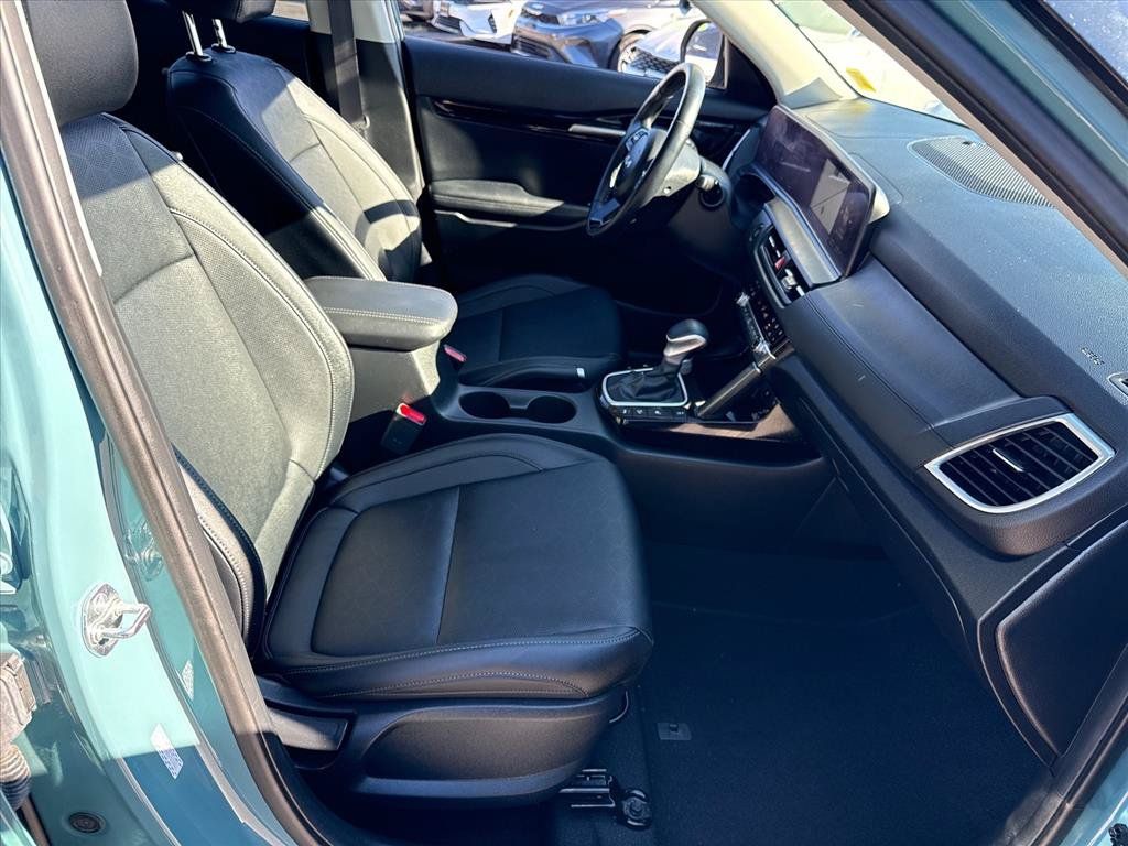 Certified 2025 Kia Seltos EX w/ EX Sunroof Package AWD/4WD image 28