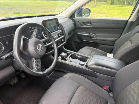 Used 2025 Nissan Pathfinder SV AWD/4WD image 9