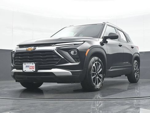 Used 2025 Chevrolet TrailBlazer LT FWD image 25