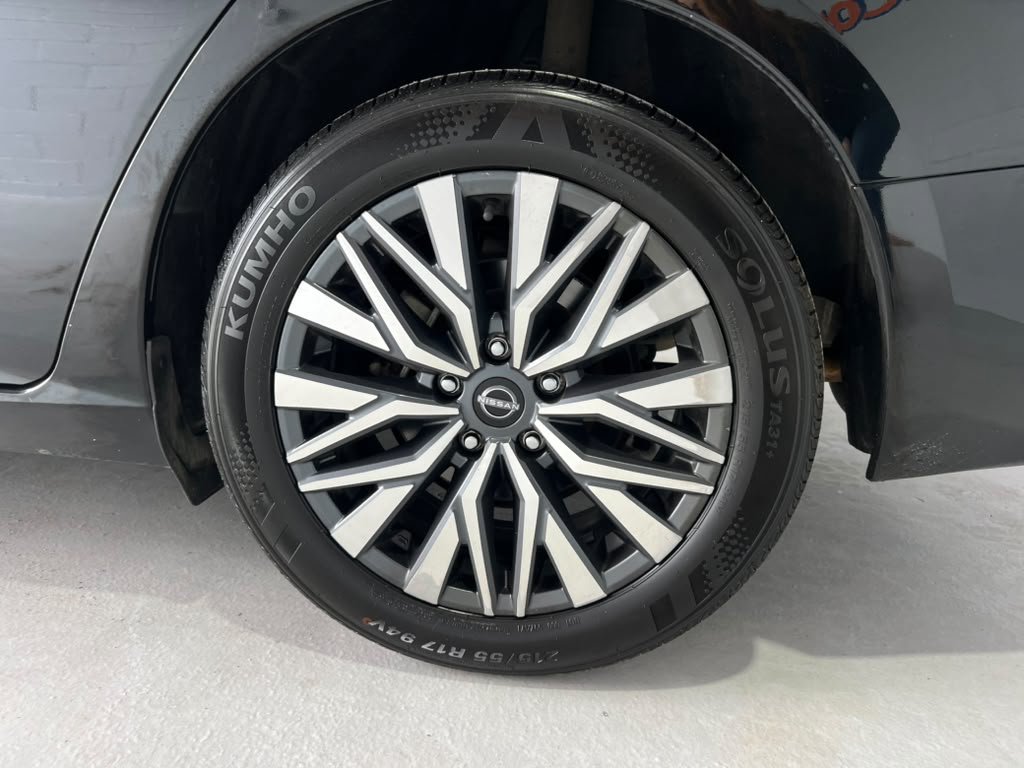 Used 2023 Nissan Altima 2.5 SV FWD image 9