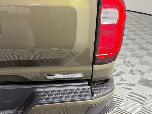 Used 2025 GMC Canyon Elevation RWD image 14