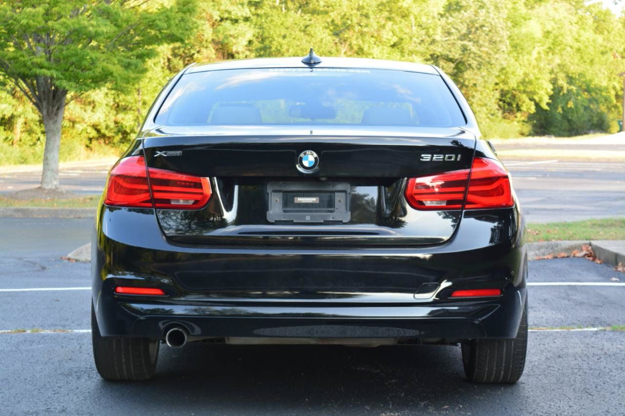 Used 2018 BMW 320i xDrive Sedan w/ Premium Package AWD/4WD image 6