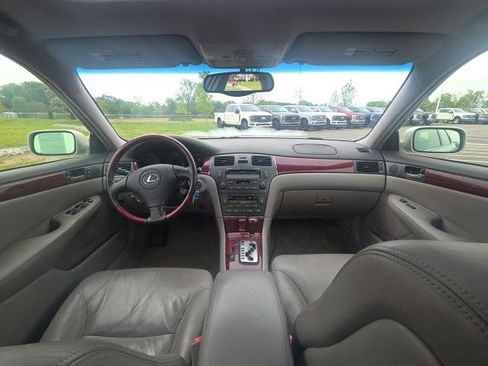 Used 2004 Lexus ES 330 FWD image 16