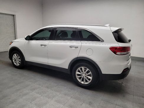 Used 2018 Kia Sorento FWD image 3