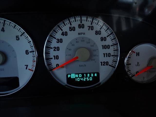 Used 2005 Chrysler Sebring Touring FWD image 21