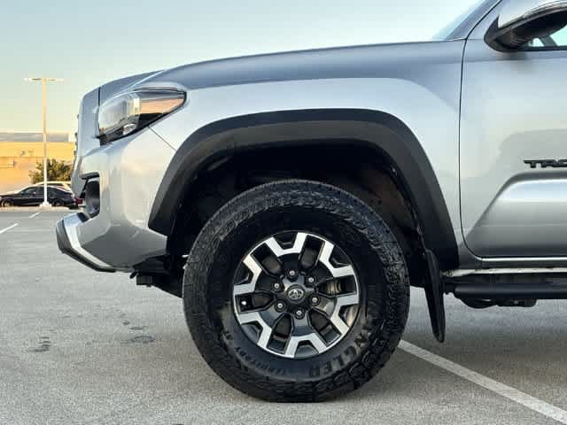 Used 2022 Toyota Tacoma TRD Off-Road AWD/4WD image 14