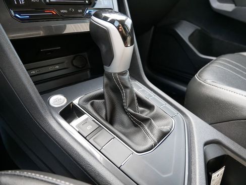 Used 2024 Volkswagen Tiguan Wolfsburg Edition image 21