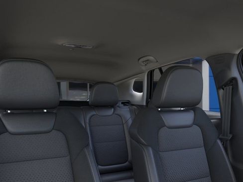 New 2026 Chevrolet Trax LT w/ LT Convenience Package FWD image 24