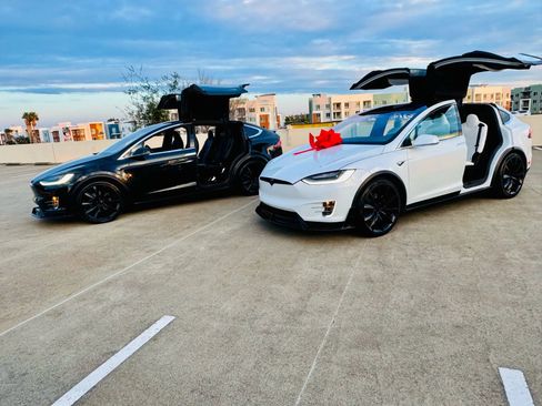 Used 2020 Tesla Model X Long Range image 16