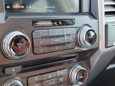 Used 2018 Ford F150 Platinum w/ Equipment Group 701A Luxury image 33