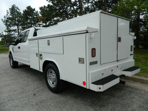 Used 2019 Ford F350 XL w/ Power Equipment Group RWD image 6