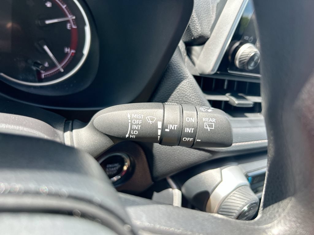 Used 2025 Toyota RAV4 XLE FWD image 20
