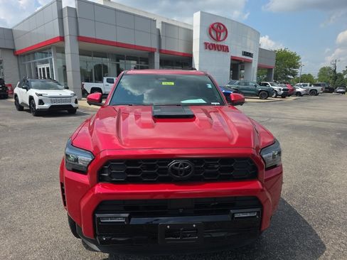 Used 2025 Toyota 4Runner TRD Sport Premium AWD/4WD image 3