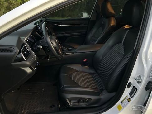 Used 2021 Toyota Camry SE image 14