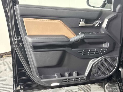 Used 2025 Toyota 4Runner Limited image 10