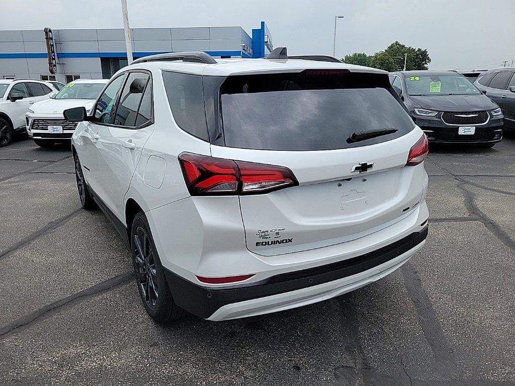 Used 2024 Chevrolet Equinox RS w/ RS Leather Package AWD/4WD image 8