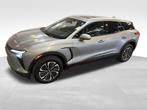 Used 2024 Chevrolet Blazer EV LT image 9