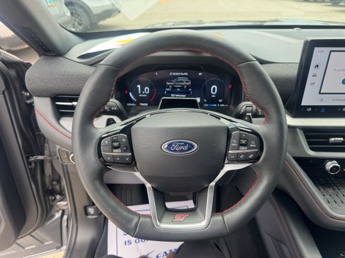 Used 2025 Ford Explorer ST w/ Sun And Sound Package AWD/4WD image 9