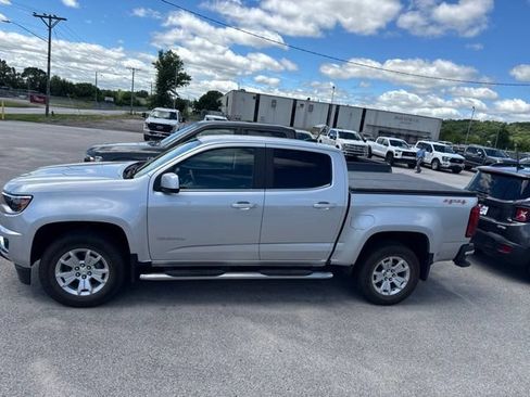 Used 2017 Chevrolet Colorado LT w/ LT Convenience Package AWD/4WD image 2