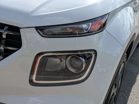 Used 2024 Hyundai Venue SEL FWD image 30