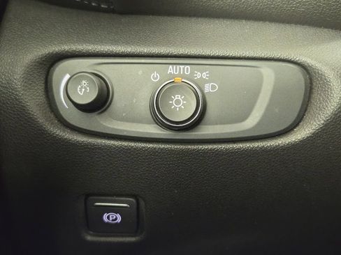 Used 2022 Chevrolet Blazer LT FWD image 22
