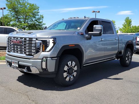 New 2026 GMC Sierra 3500 Denali w/ Denali Reserve Package AWD/4WD image 4
