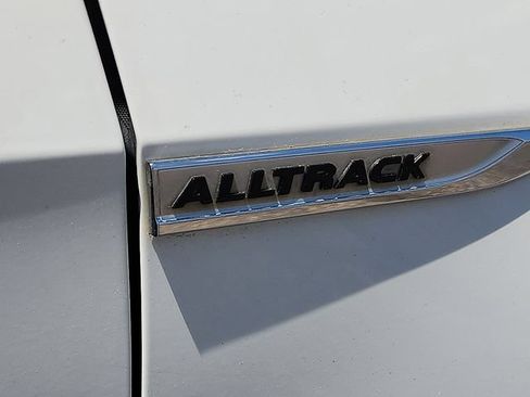 Used 2017 Volkswagen Golf Alltrack S AWD/4WD image 8