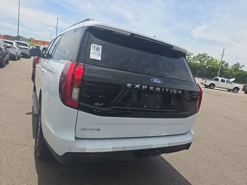 Used 2025 Ford Expedition Active RWD image 5