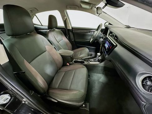 Used 2019 Toyota Corolla LE image 25