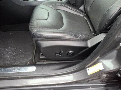 Certified 2019 Jeep Cherokee Limited image 14