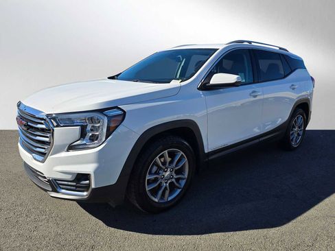 Used 2024 GMC Terrain SLT image 7