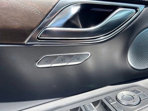 Used 2025 Genesis GV80 3.5T Prestige AWD/4WD image 33
