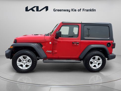 Used 2020 Jeep Wrangler Sport AWD/4WD image 4
