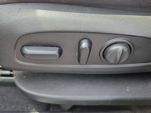 Used 2020 Chevrolet Equinox LT image 17