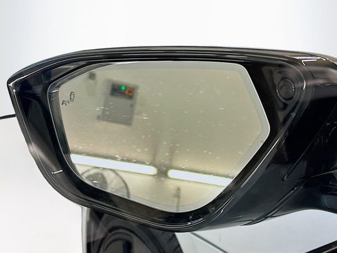 Used 2024 Lucid Air Touring AWD/4WD image 16