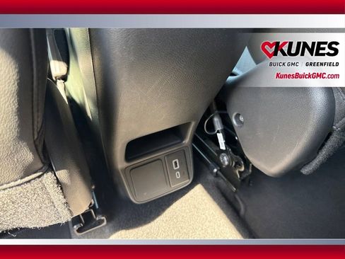 Used 2025 Buick Encore GX Preferred AWD/4WD image 40