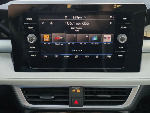 Used 2025 Volkswagen Taos SE image 13