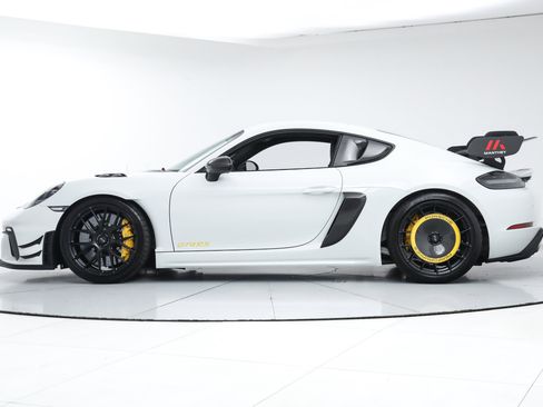 Used 2025 Porsche 718 Cayman GT4 RS RWD image 2