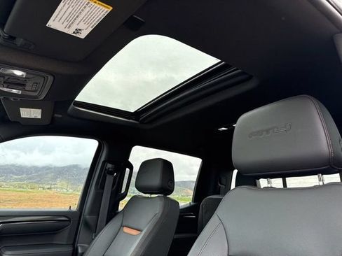 Used 2023 GMC Sierra 1500 AT4 w/ Technology Package AWD/4WD image 29