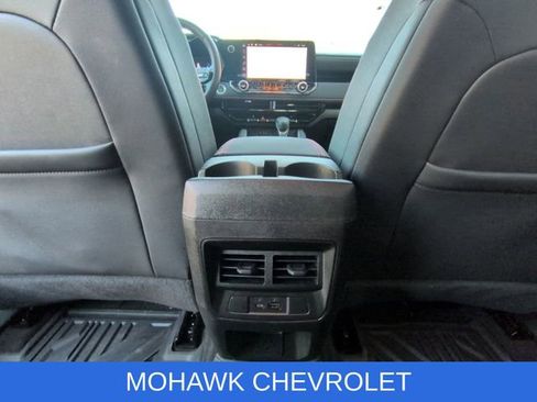Certified 2024 Chevrolet Colorado Z71 w/ LPO, Dark Essentials Package AWD/4WD image 22