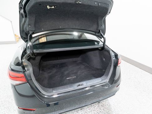 Used 2020 Nissan Sentra SV image 29