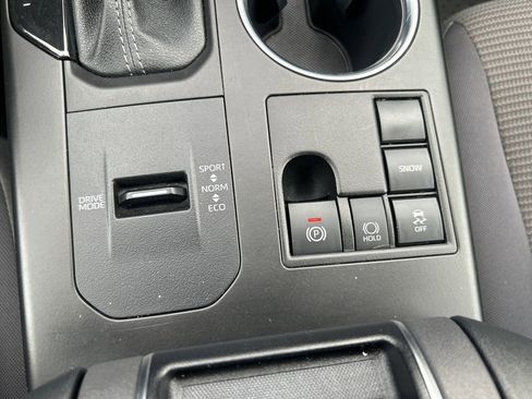 Used 2023 Toyota Highlander LE image 15