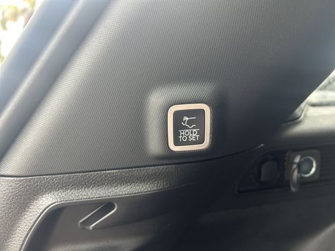 New 2025 Jeep Grand Cherokee Altitude image 8