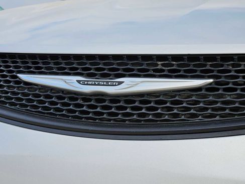 Used 2023 Chrysler Voyager LX image 12