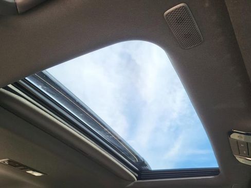 Used 2025 Lexus GX 550 w/ Accessory Package (2T) image 9