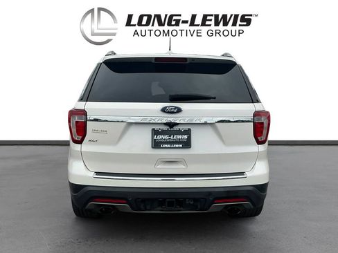Used 2018 Ford Explorer XLT w/ Equipment Group 202A FWD image 5