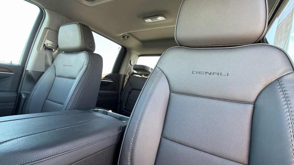 Used 2026 GMC Sierra 1500 Denali AWD/4WD image 11